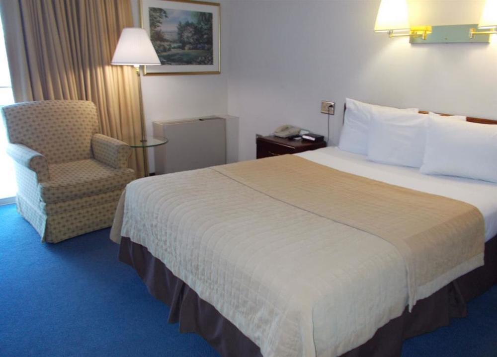 Americas Best Value Inn - Campus View Eau Claire Rum bild