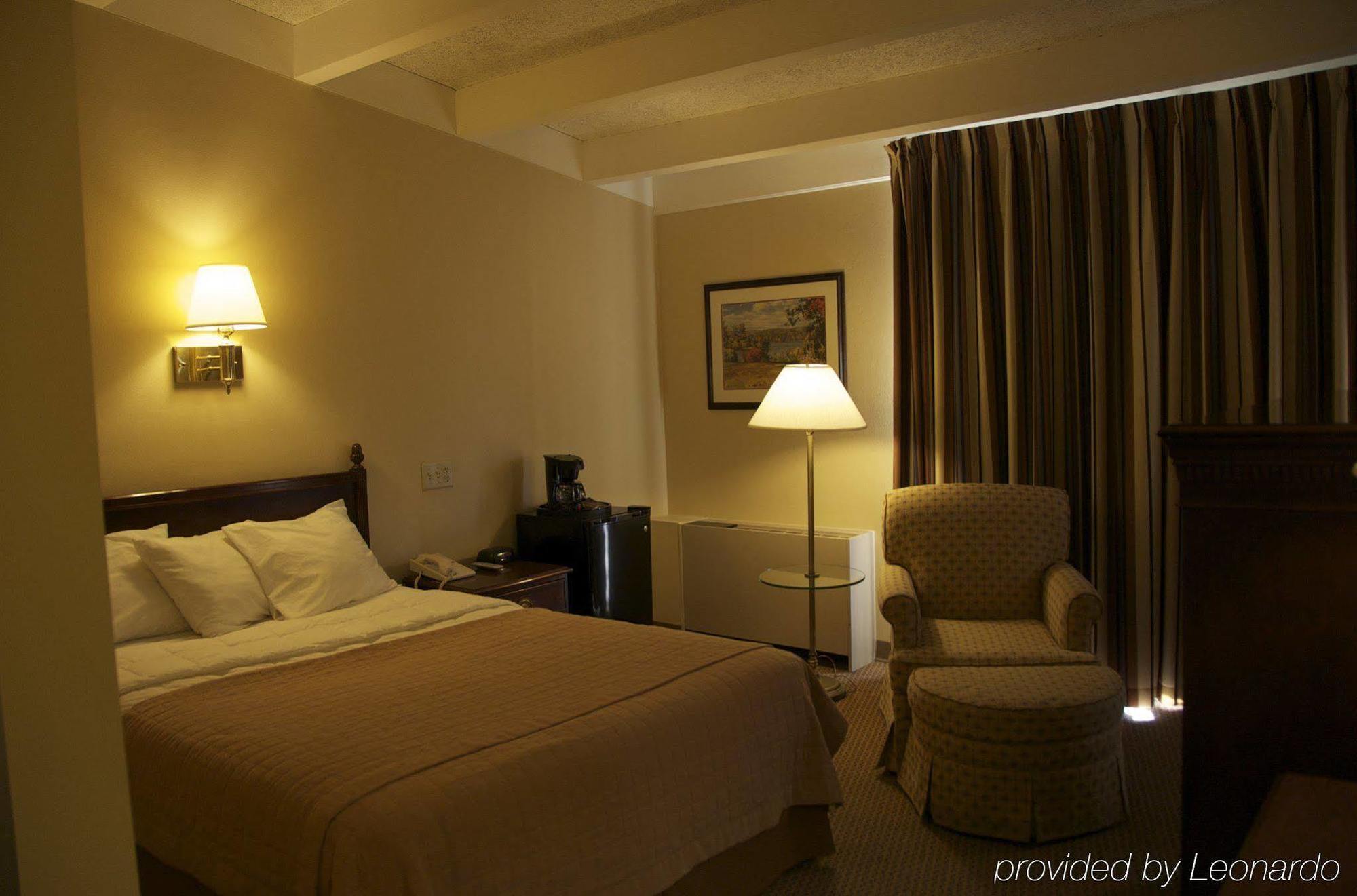 Americas Best Value Inn - Campus View Eau Claire Rum bild